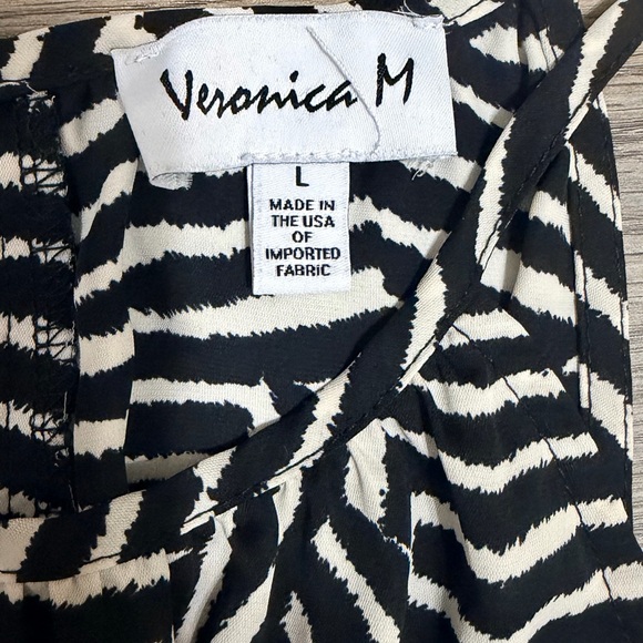 Veronica M Black and White Geometric Midi Dress - Picture 7 of 11